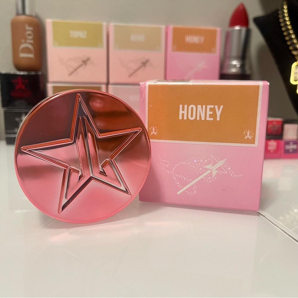 Jeffree Star Magic Star Setting Powder (Honey)